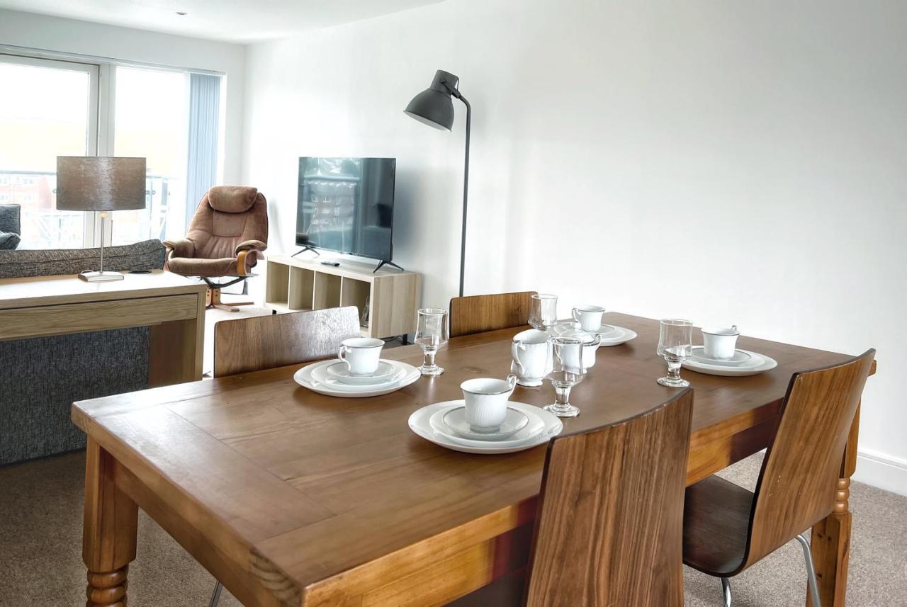 Elegant And Bright Seaside Apt In Swansea Marina Dış mekan fotoğraf
