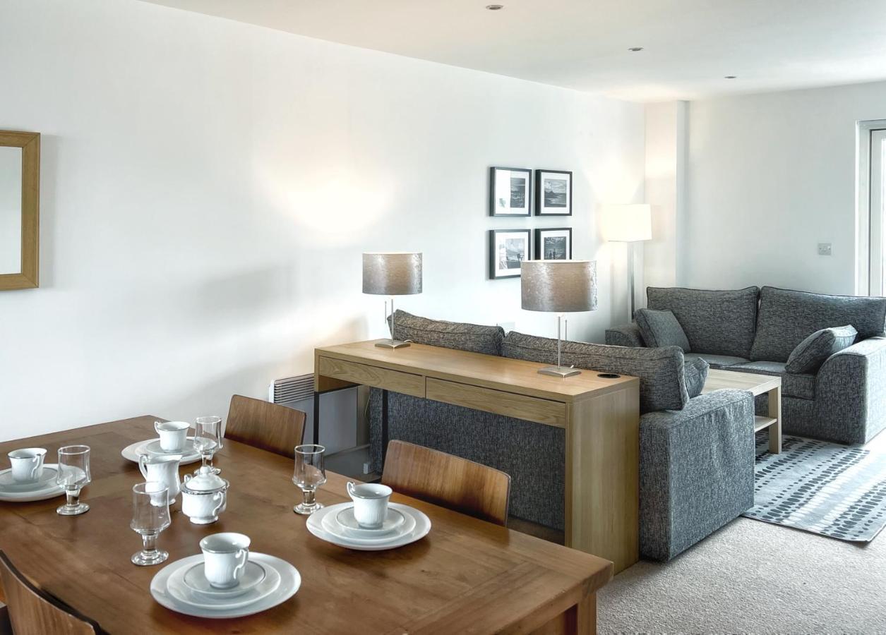 Elegant And Bright Seaside Apt In Swansea Marina Dış mekan fotoğraf