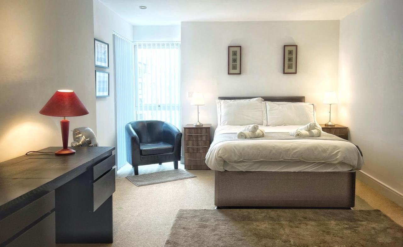 Elegant And Bright Seaside Apt In Swansea Marina Dış mekan fotoğraf