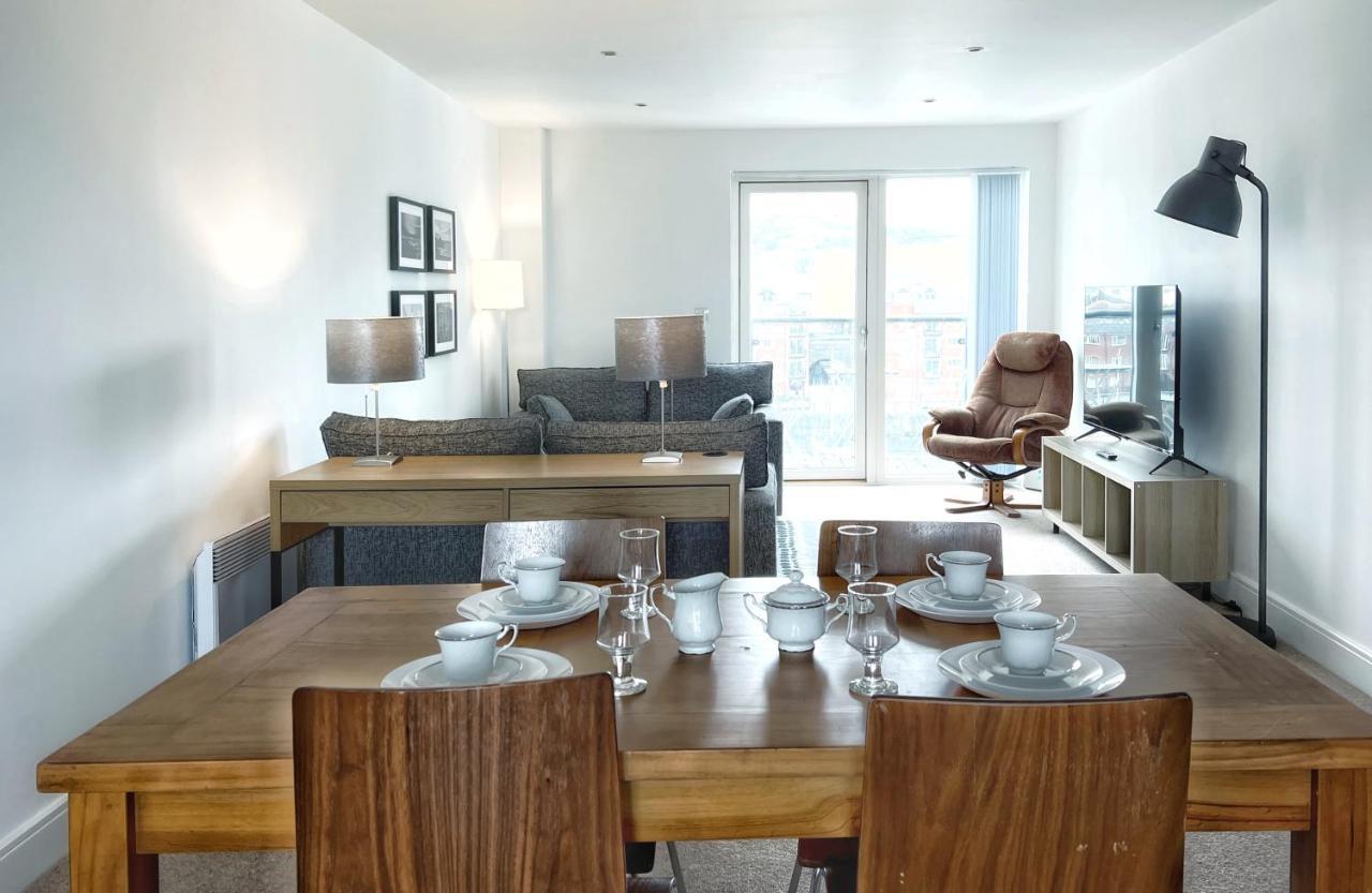 Elegant And Bright Seaside Apt In Swansea Marina Dış mekan fotoğraf