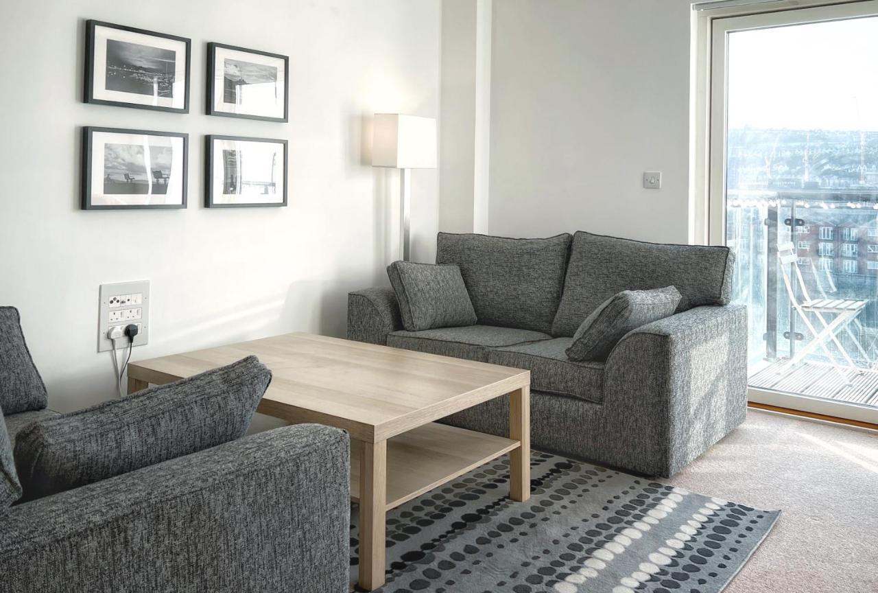 Elegant And Bright Seaside Apt In Swansea Marina Dış mekan fotoğraf