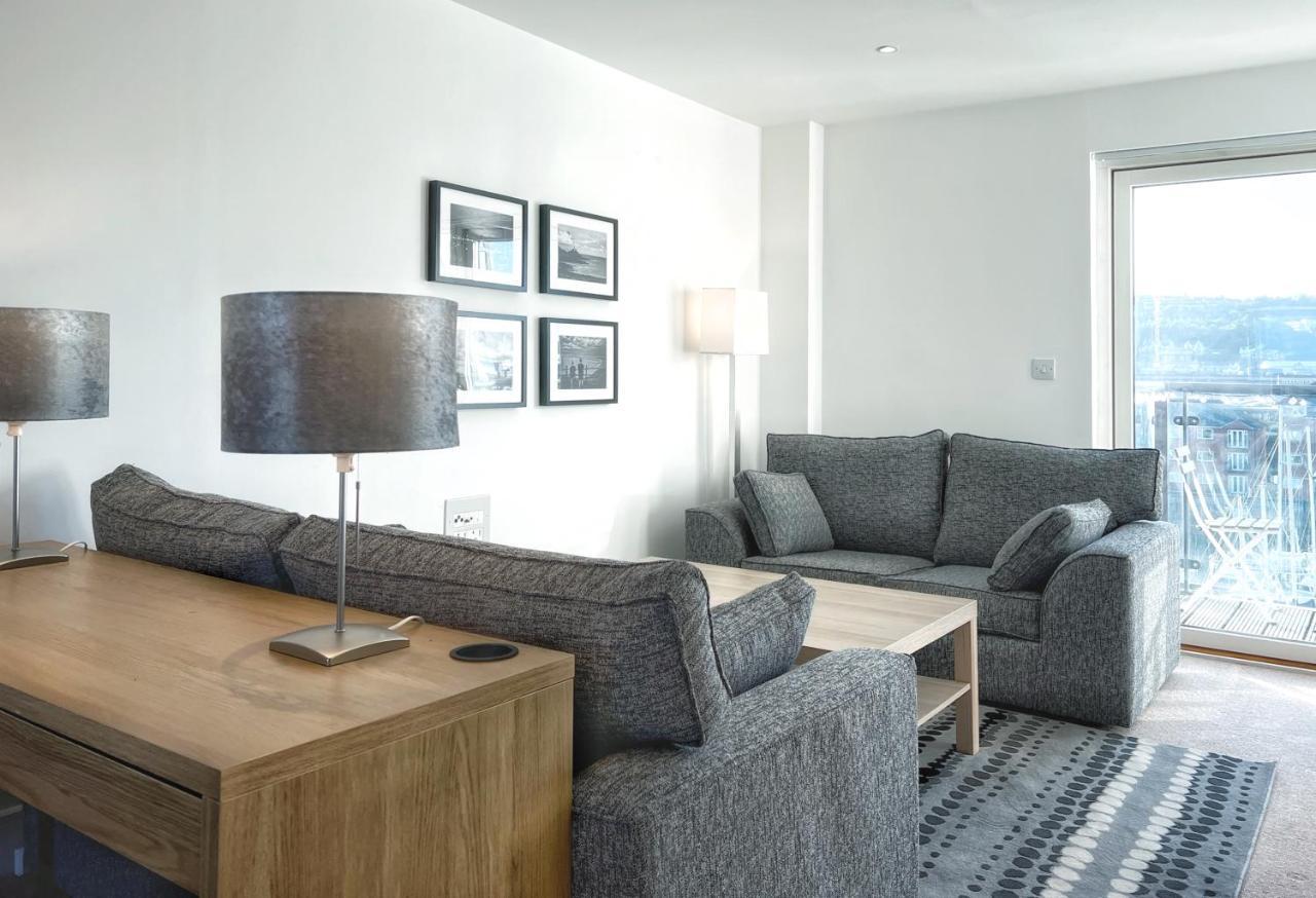 Elegant And Bright Seaside Apt In Swansea Marina Dış mekan fotoğraf