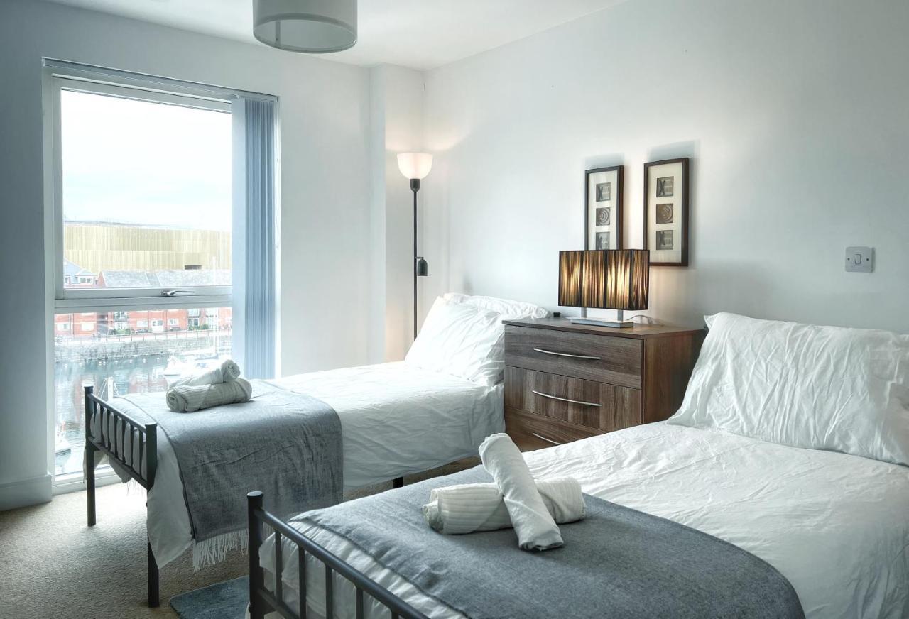 Elegant And Bright Seaside Apt In Swansea Marina Dış mekan fotoğraf